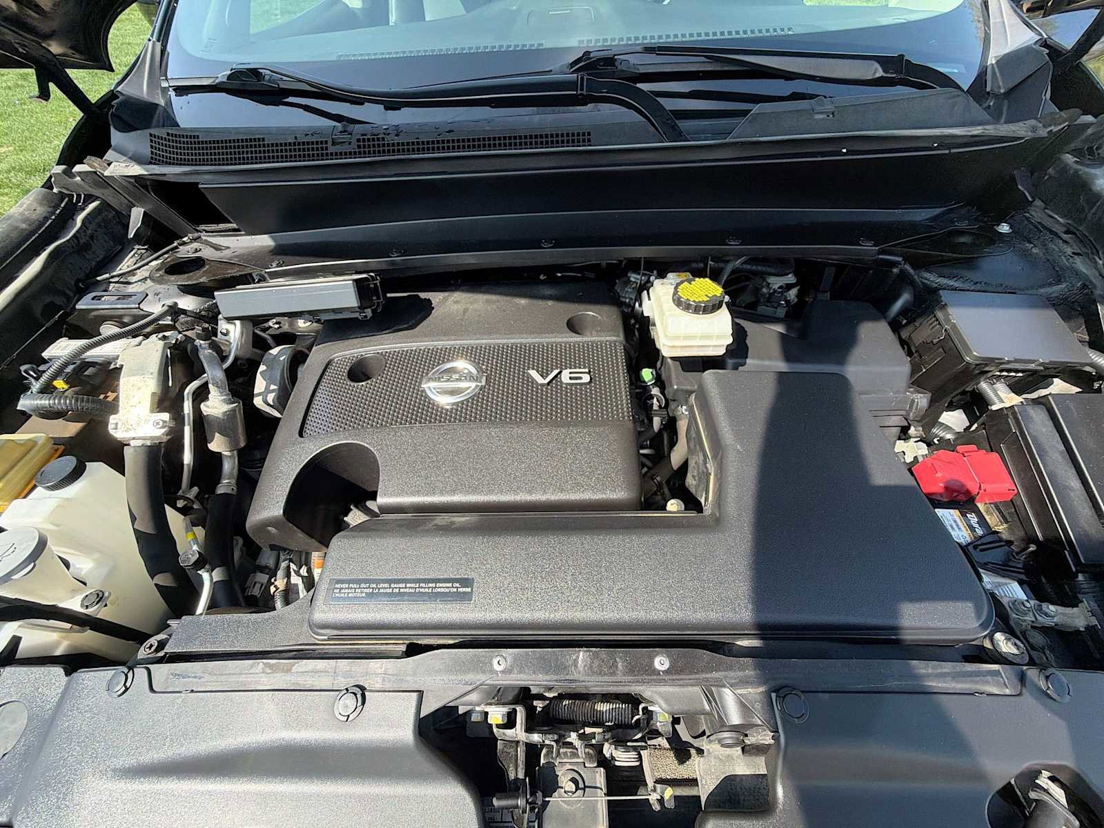 Used 2015 Nissan Pathfinder Platinum w/ Cargo Package image 11