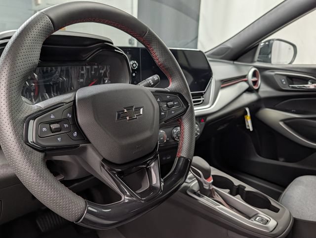 New 2026 Chevrolet Trax RS w/ Sunroof Package FWD image 17