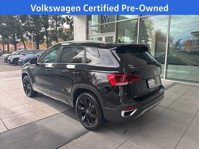 Certified 2023 Volkswagen Taos SE w/ Panoramic Sunroof Package image 4