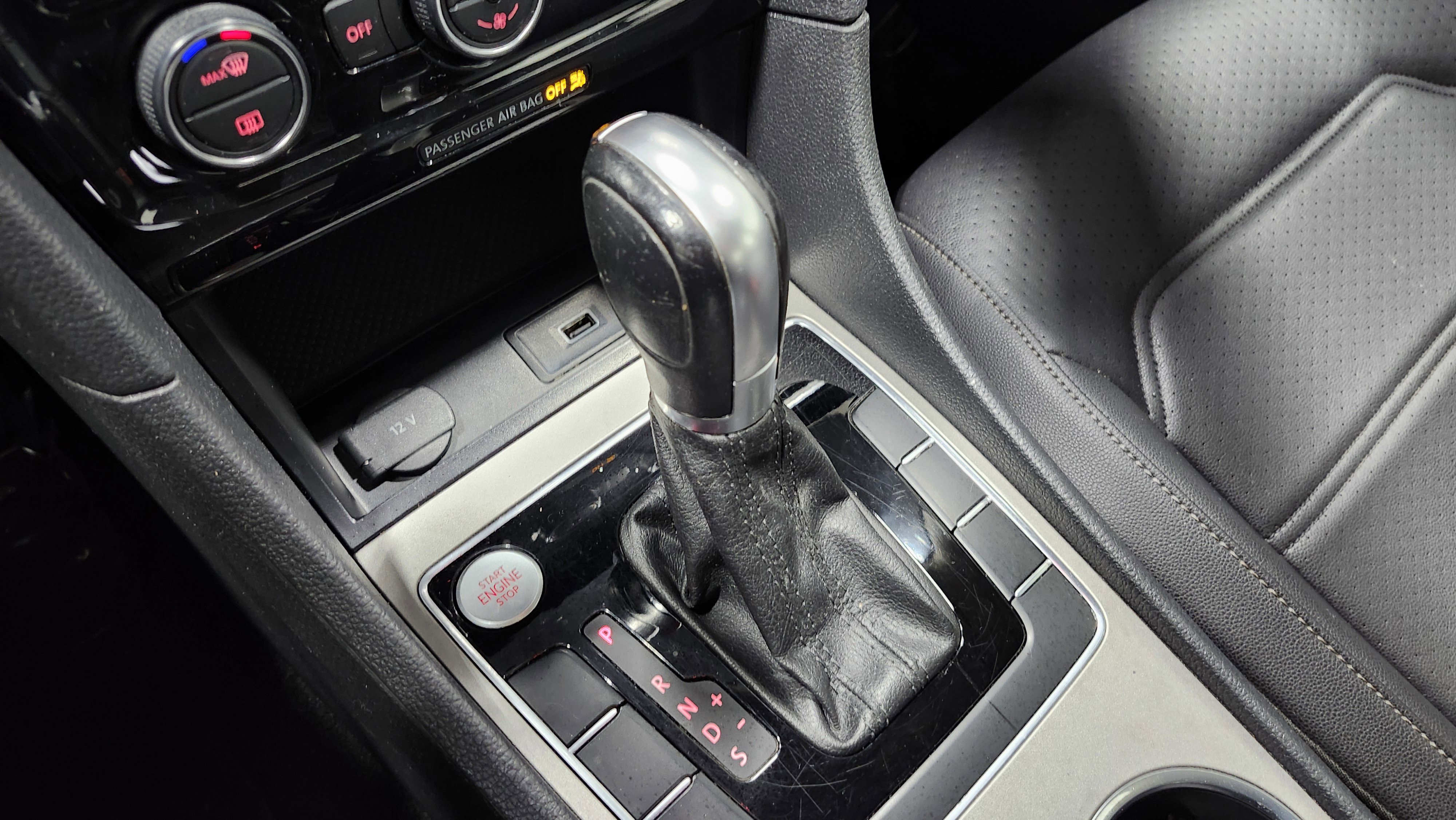 Used 2021 Volkswagen Passat 2.0T SE image 33