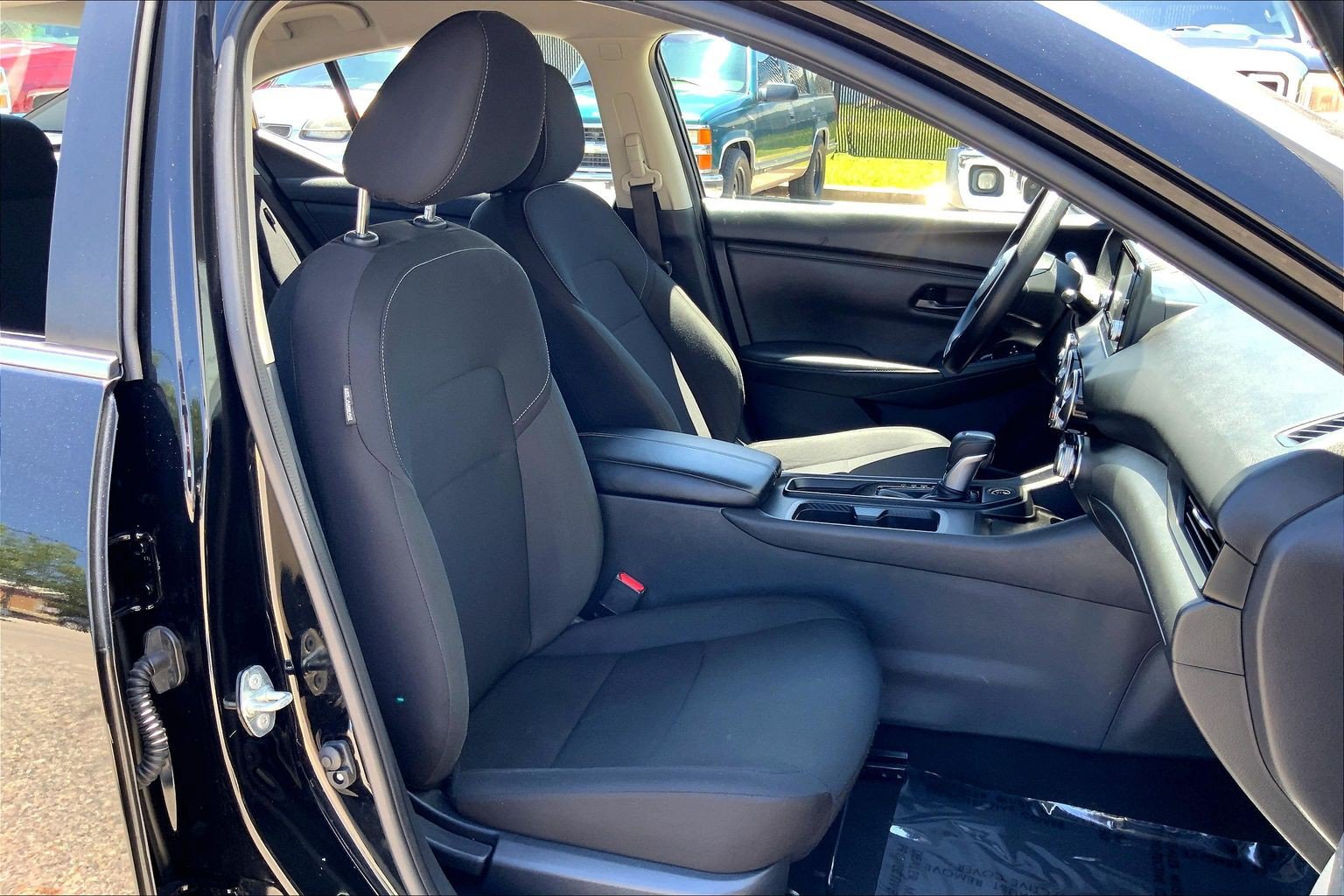 Used 2025 Nissan Sentra S FWD image 9