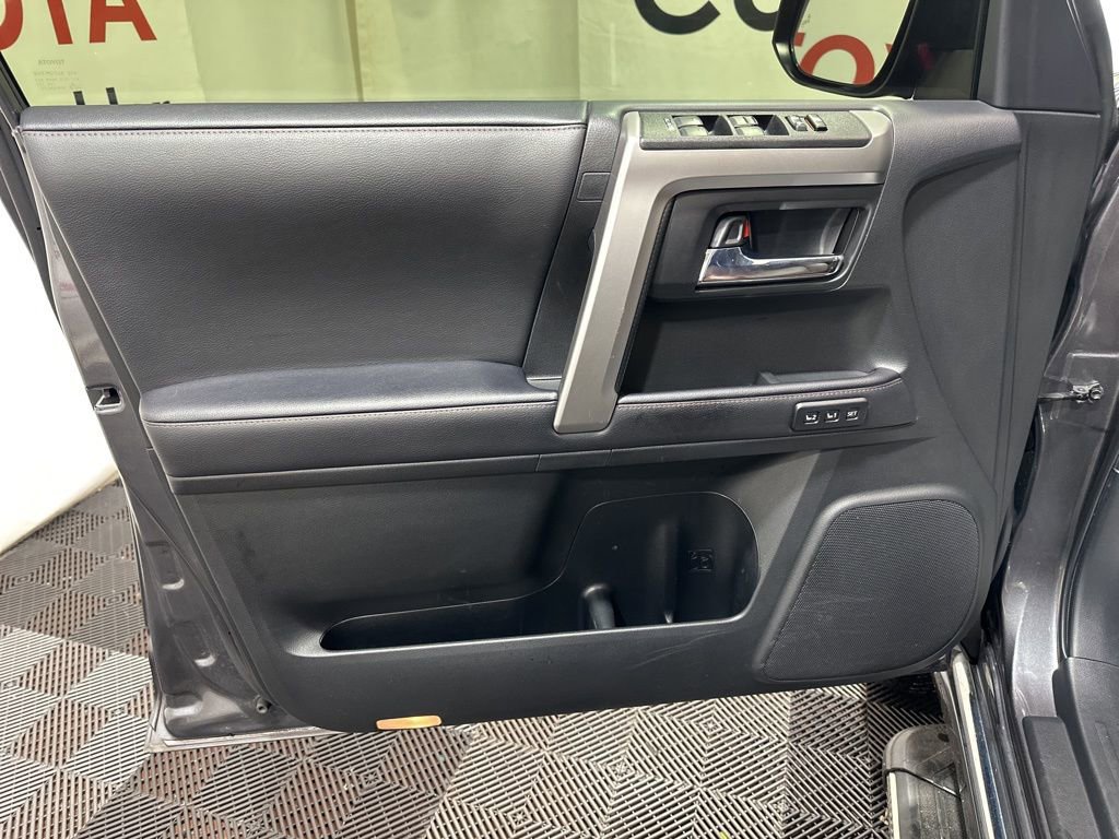 Used 2023 Toyota 4Runner Limited image 23