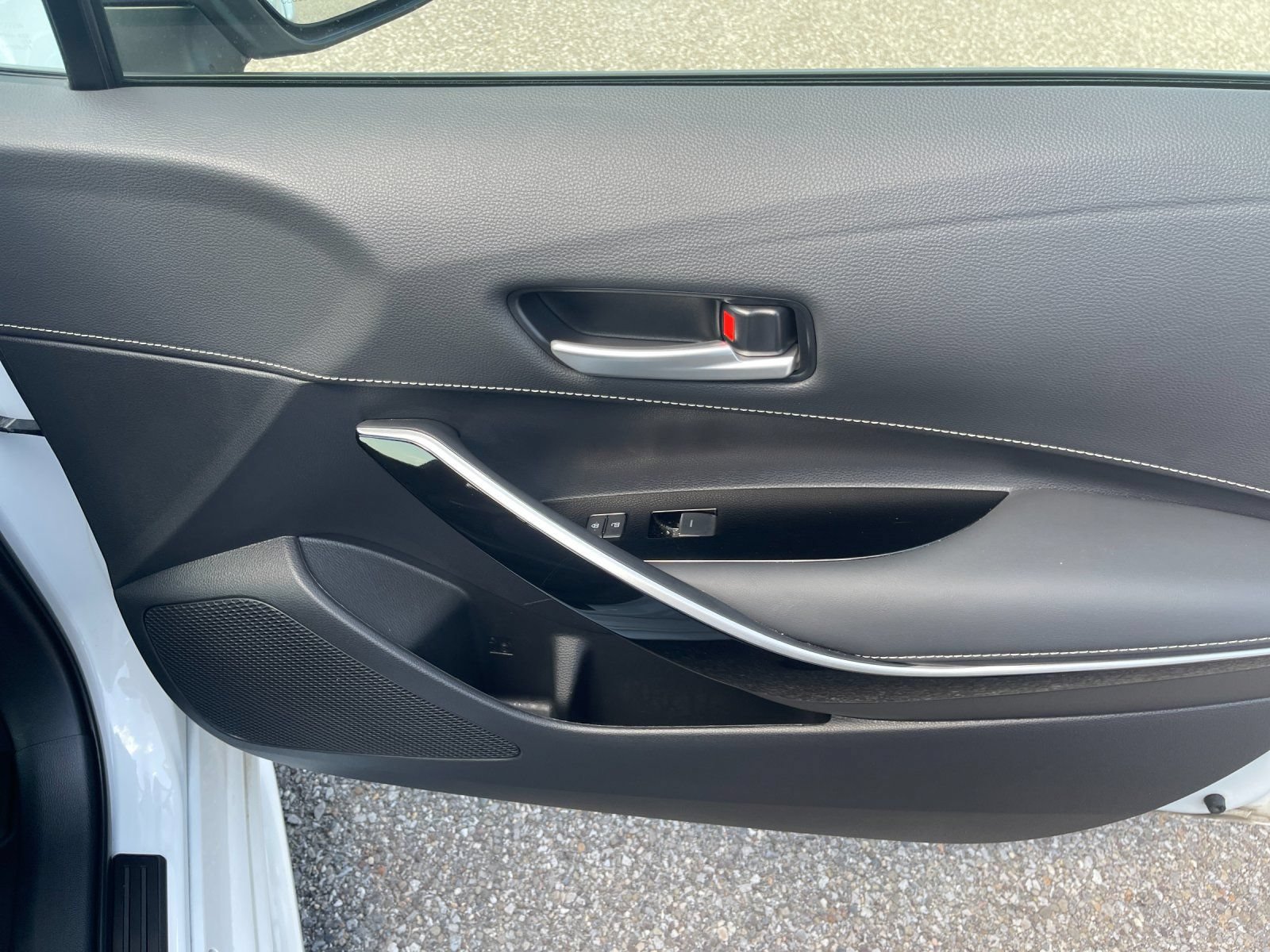 Used 2025 Toyota Corolla XSE FWD image 18