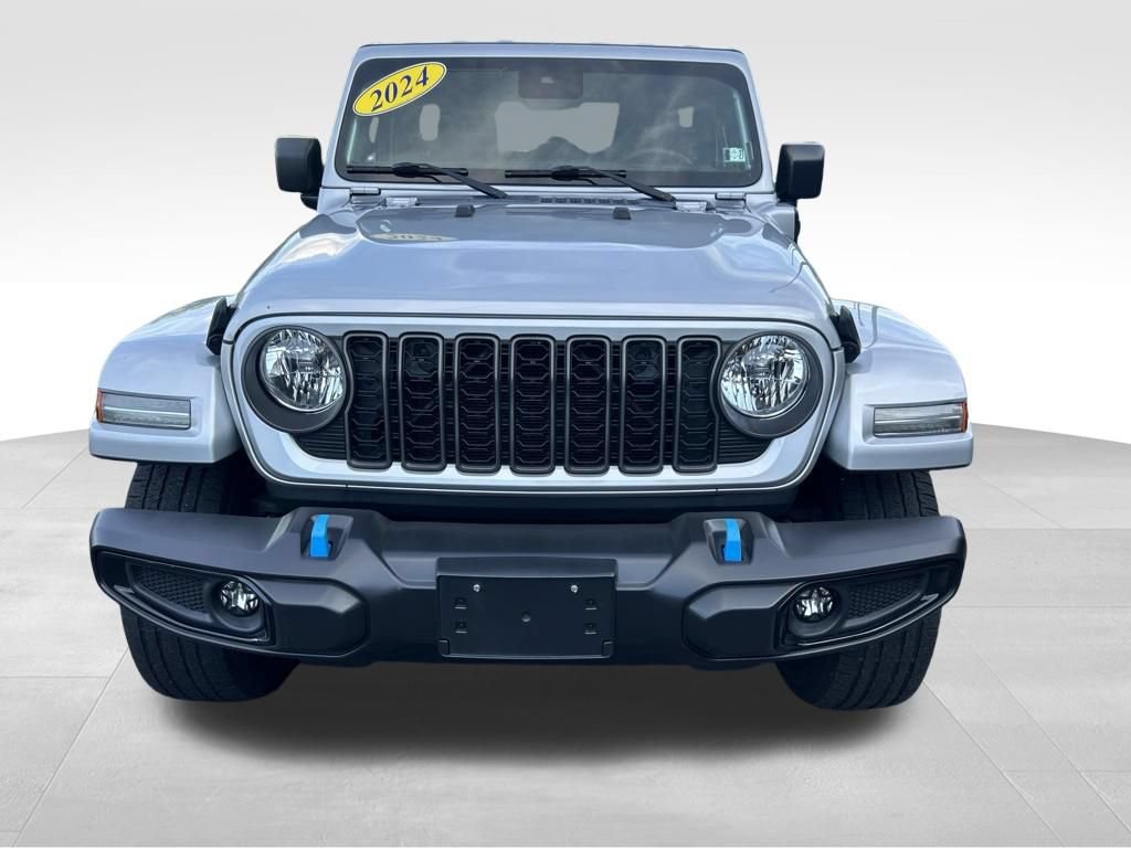 Used 2024 Jeep Wrangler Unlimited w/ Convenience Group AWD/4WD image 8
