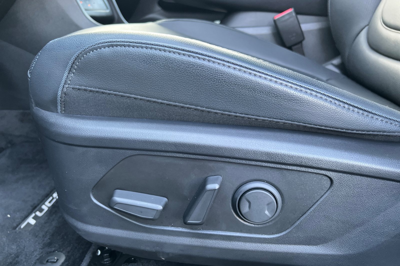 Certified 2025 Hyundai Tucson Limited image 15