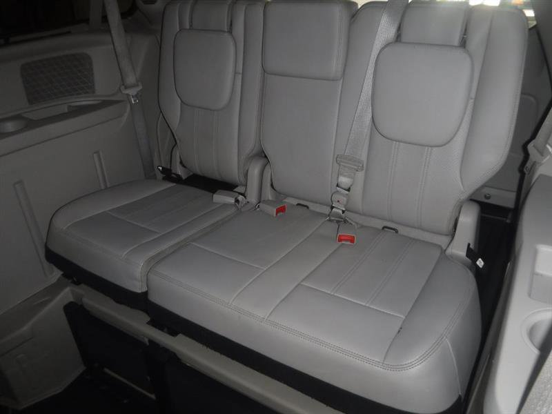 Used 2011 Chrysler Town & Country Touring-L w/ Trailer Tow Group FWD image 31