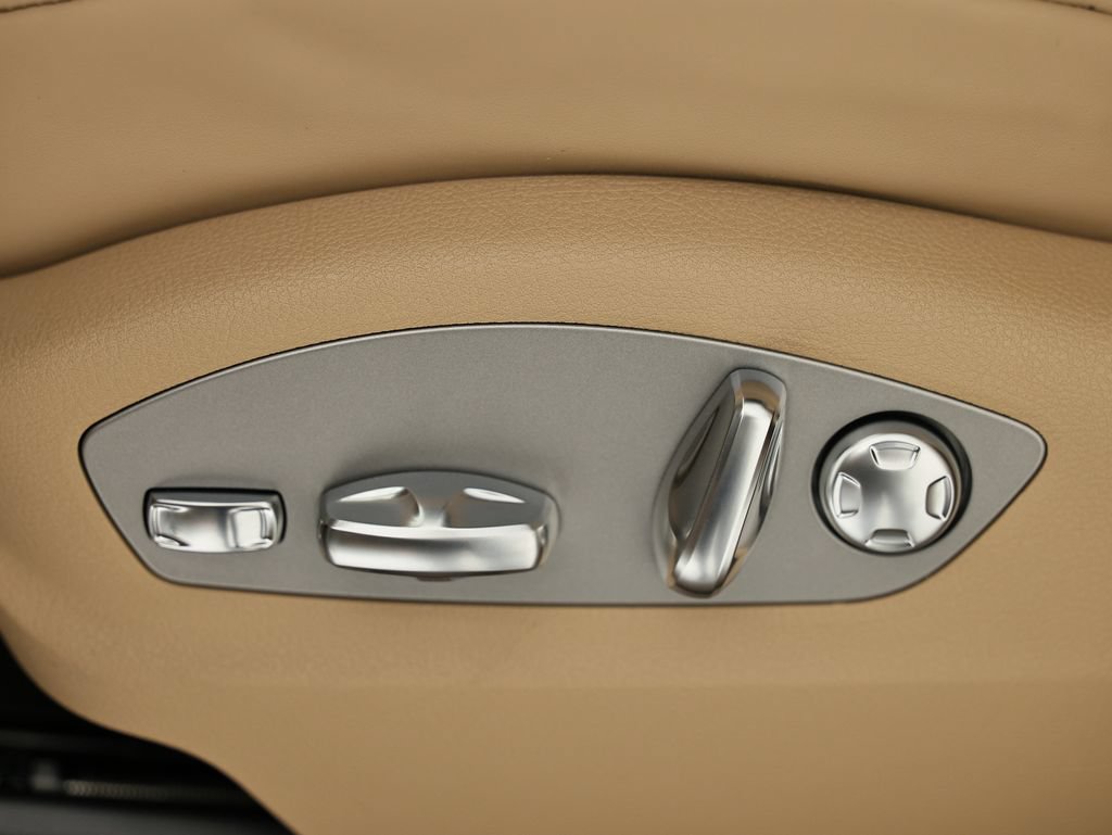 New 2026 Porsche Macan AWD/4WD image 25