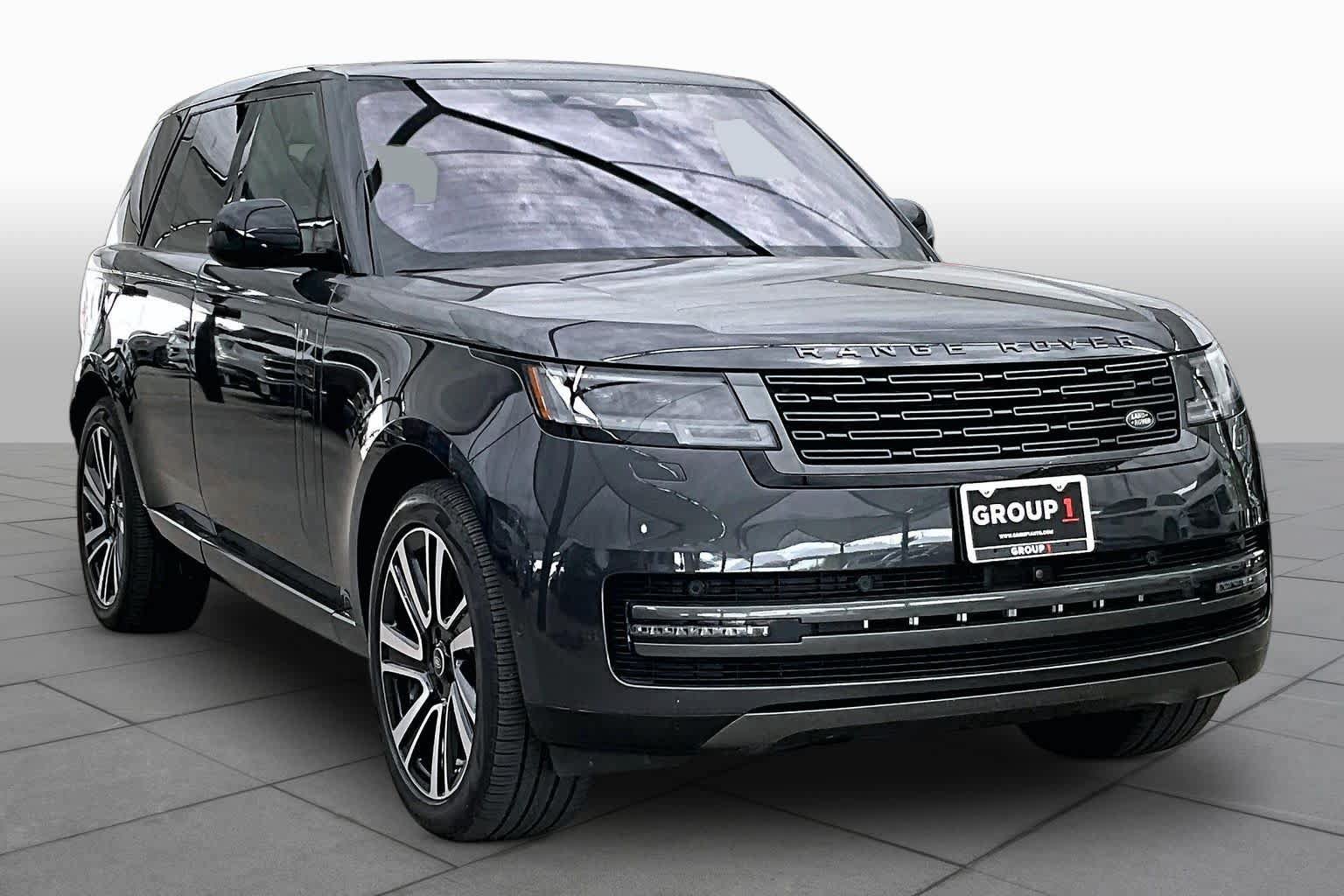 Used 2023 Land Rover Range Rover SE AWD/4WD image 3