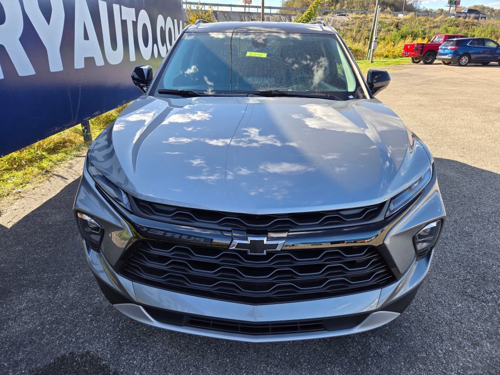 New 2025 Chevrolet Blazer LT w/ Convenience Package image 2