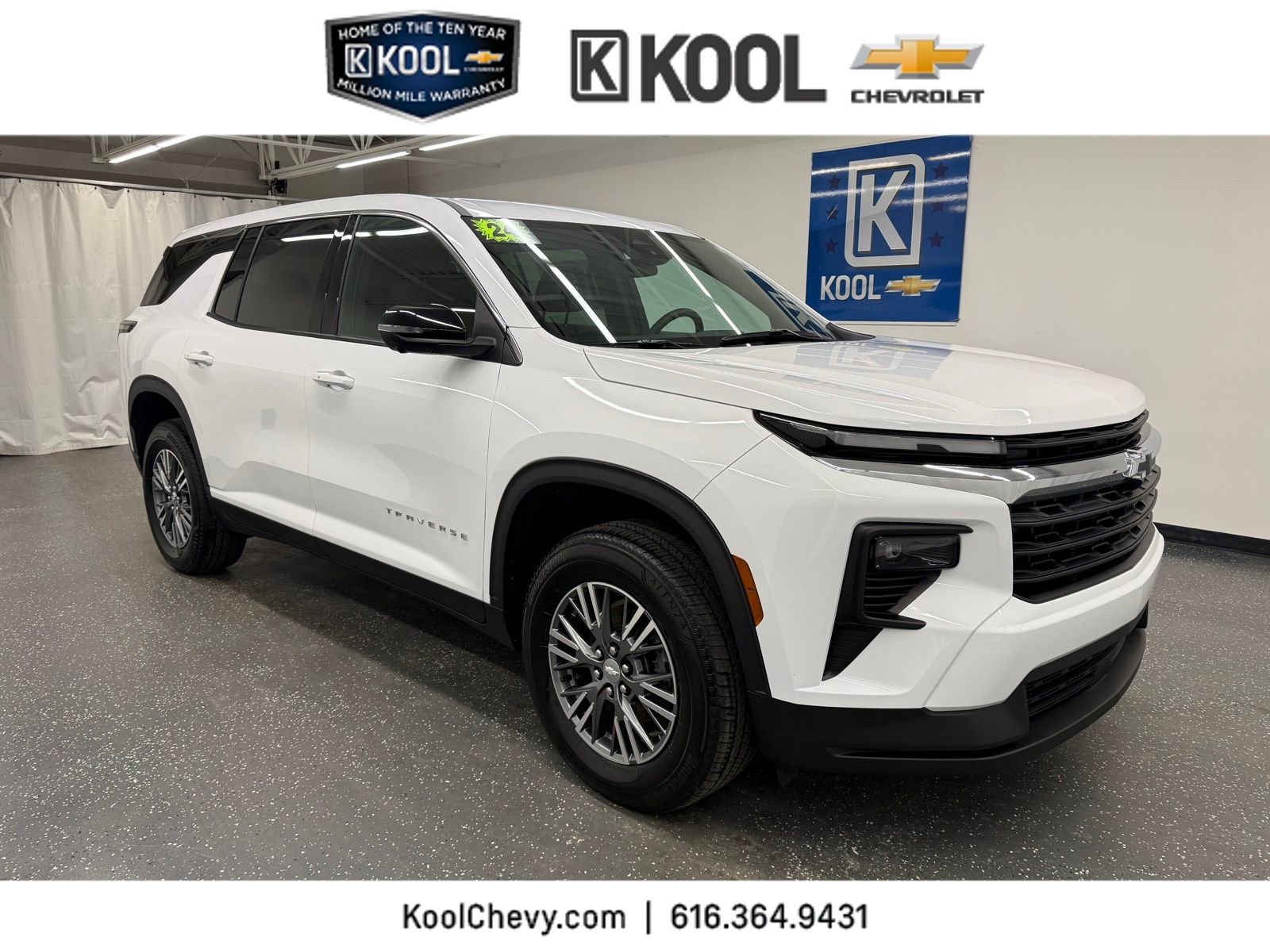 Used 2024 Chevrolet Traverse LS image 1