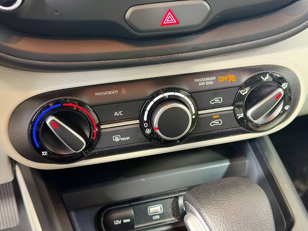 Used 2024 Kia Soul LX w/ Option Group 015 FWD image 17