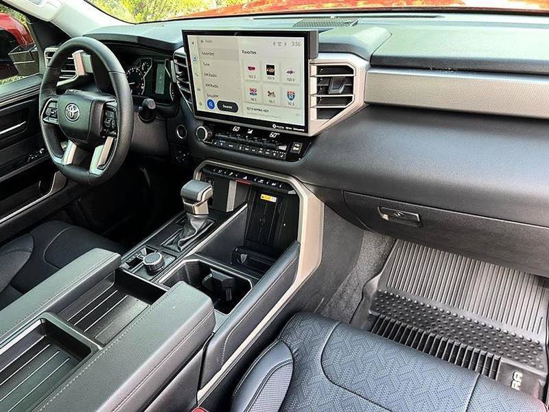 Used 2023 Toyota Tundra Limited AWD/4WD image 18
