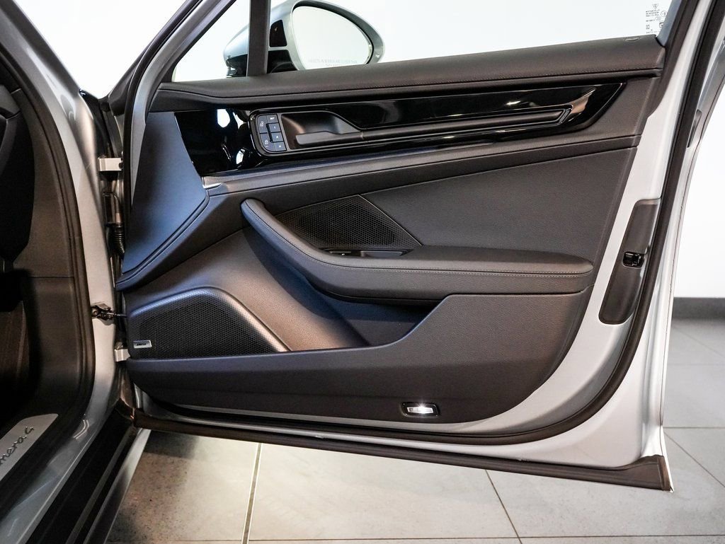 New 2026 Porsche Panamera 4 AWD/4WD image 26