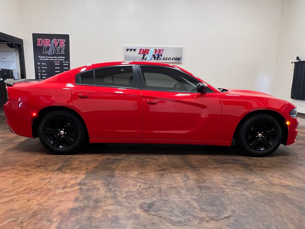 Used 2020 Dodge Charger SXT w/ Leather Interior Group RWD image 10