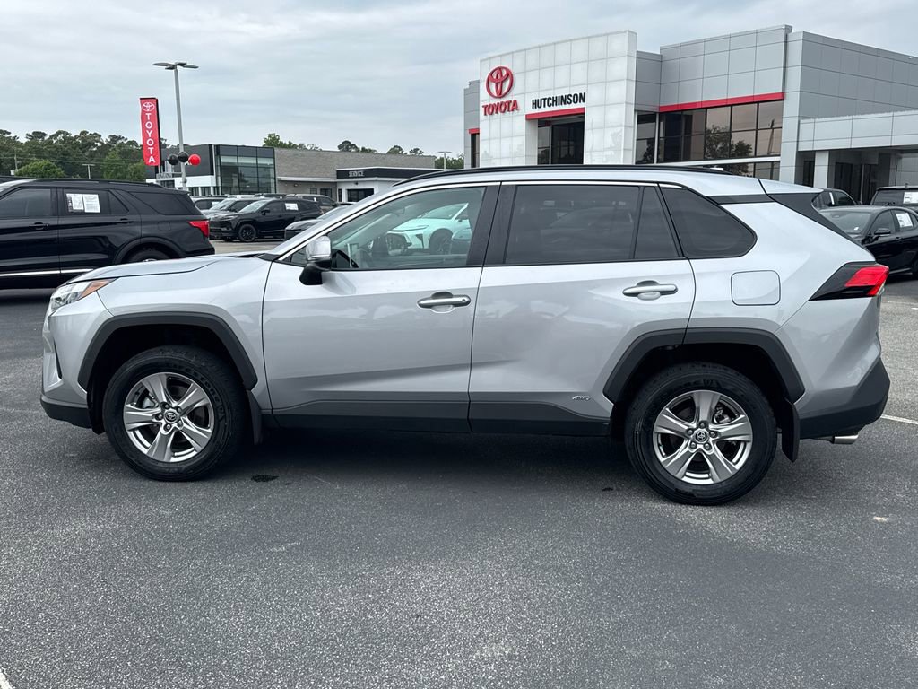 Used 2024 Toyota RAV4 XLE AWD/4WD image 6