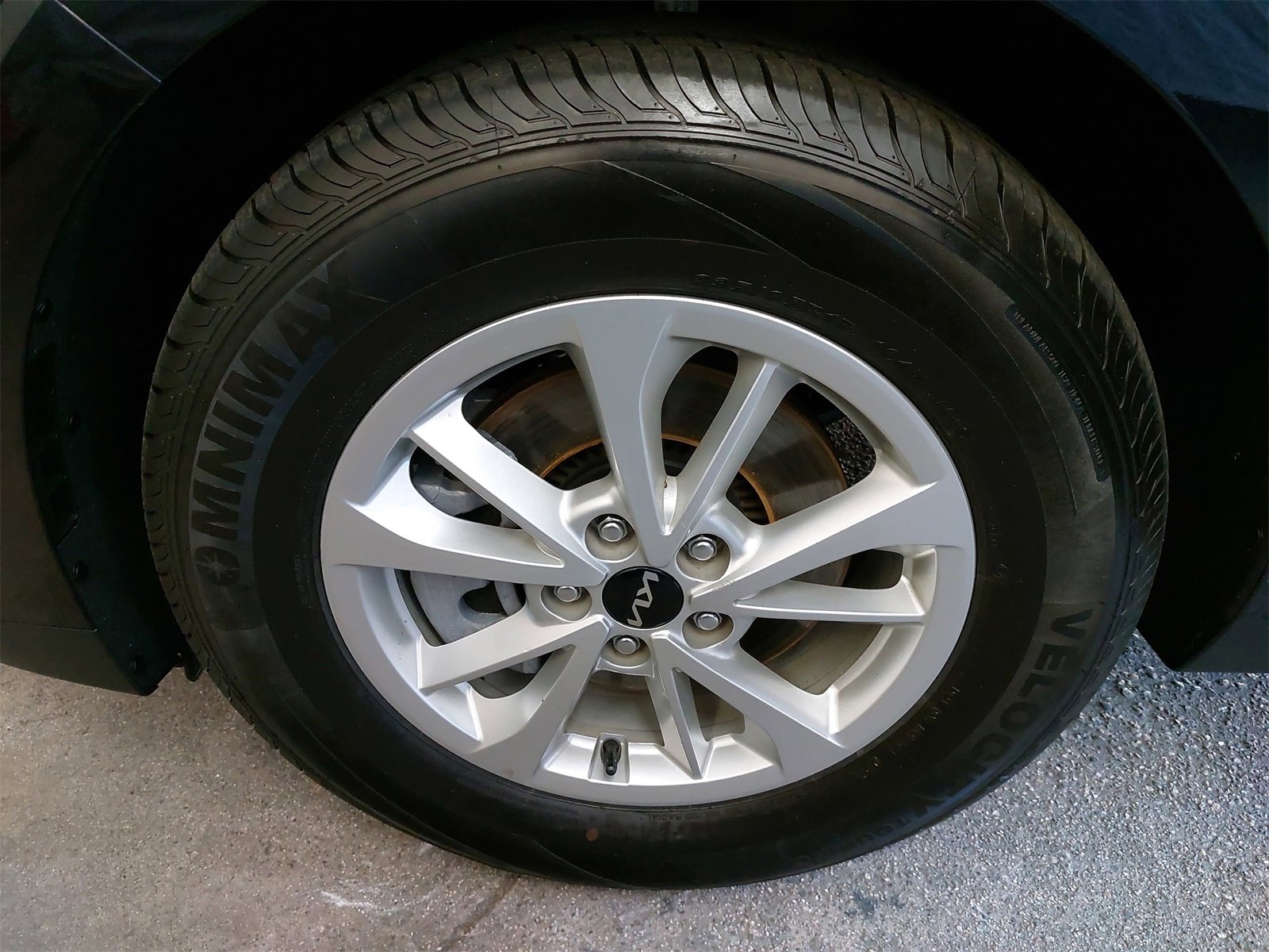 Used 2024 Kia Carnival LX image 39