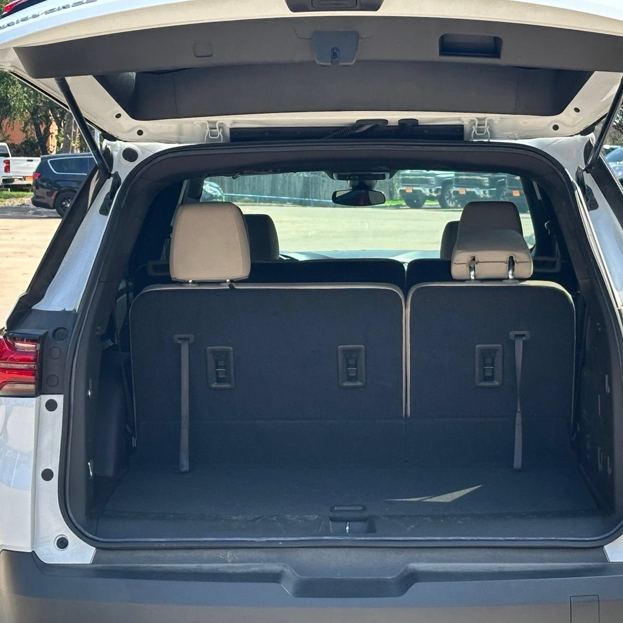 Certified 2023 Chevrolet Traverse LS w/ Safety Package FWD image 25