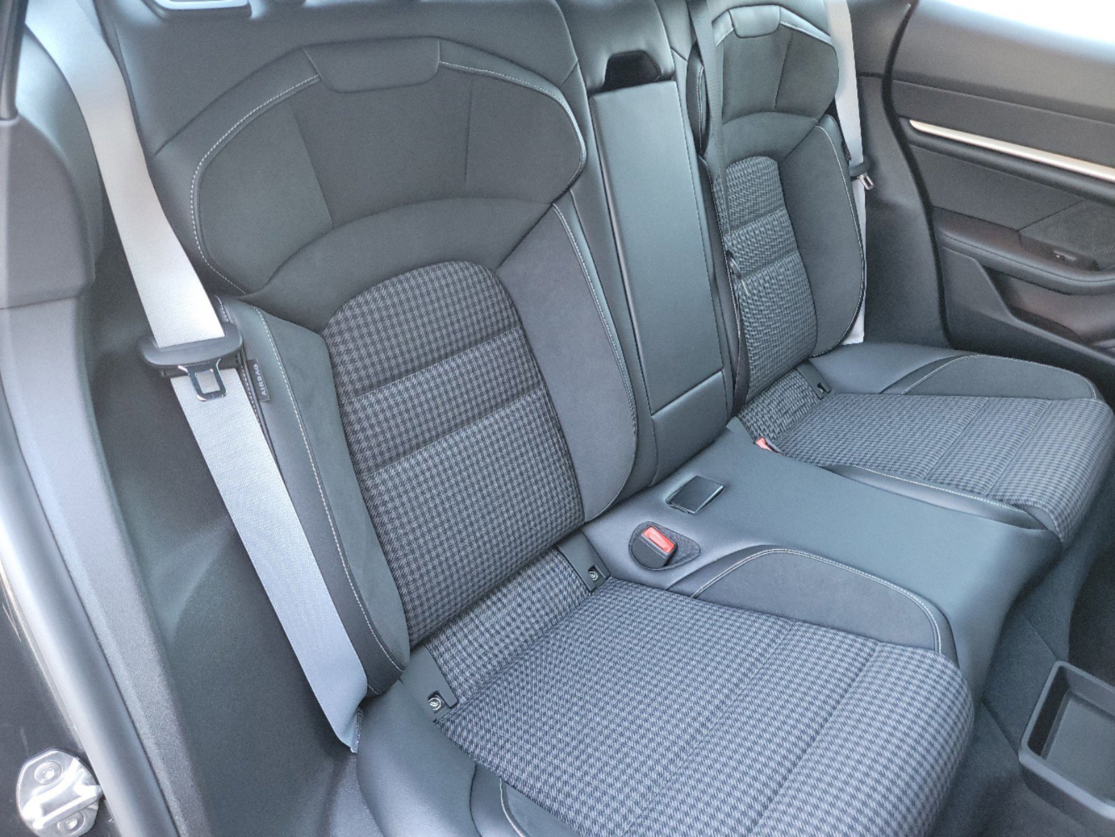 New 2025 Porsche Taycan 4S image 28