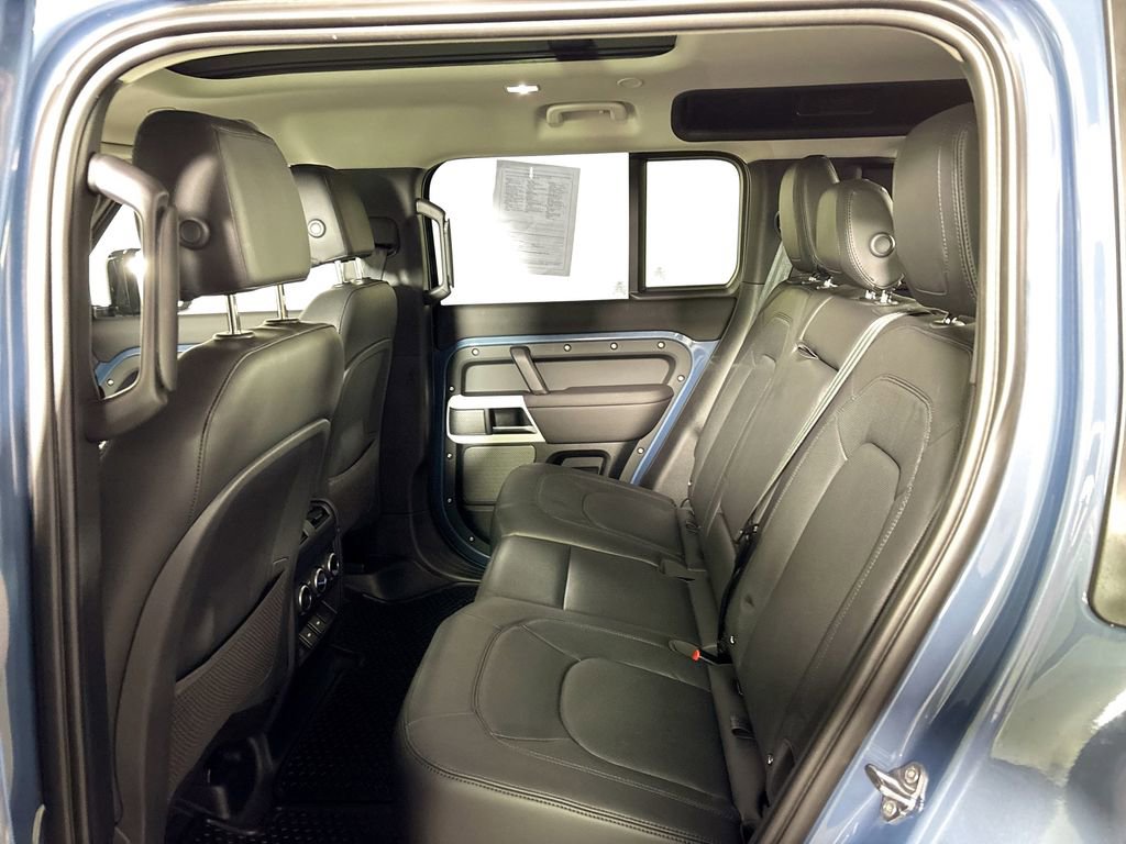 Used 2024 Land Rover Defender 110 S image 21