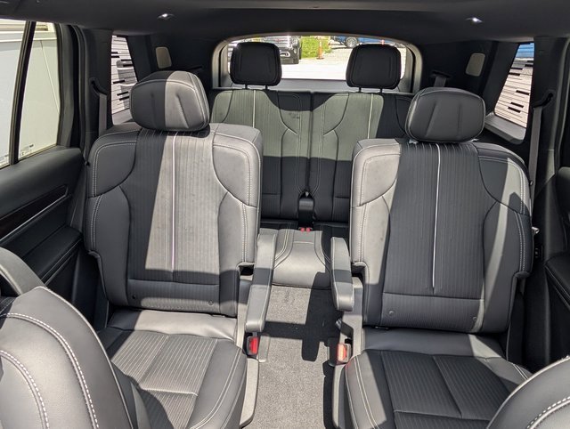 New 2026 Cadillac Vistiq Luxury w/ LPO, Floor Liner Package image 18
