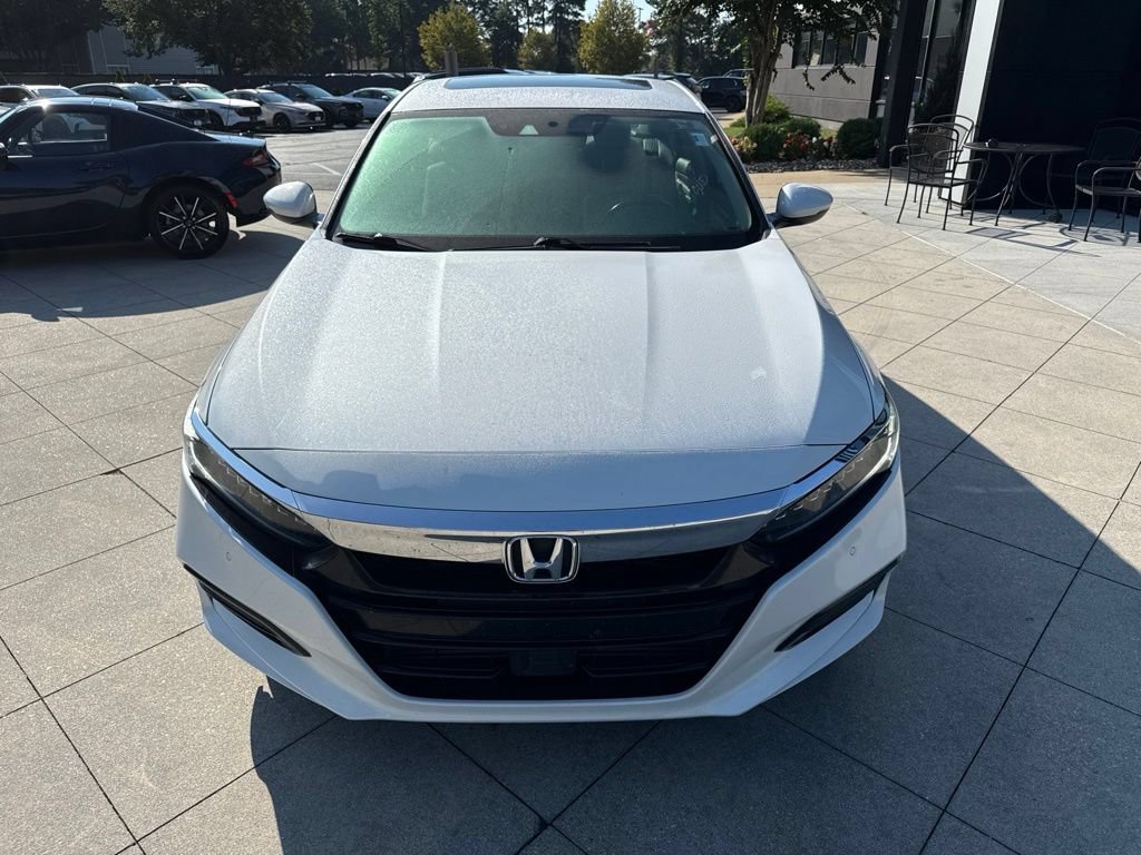 Used 2018 Honda Accord Touring image 2