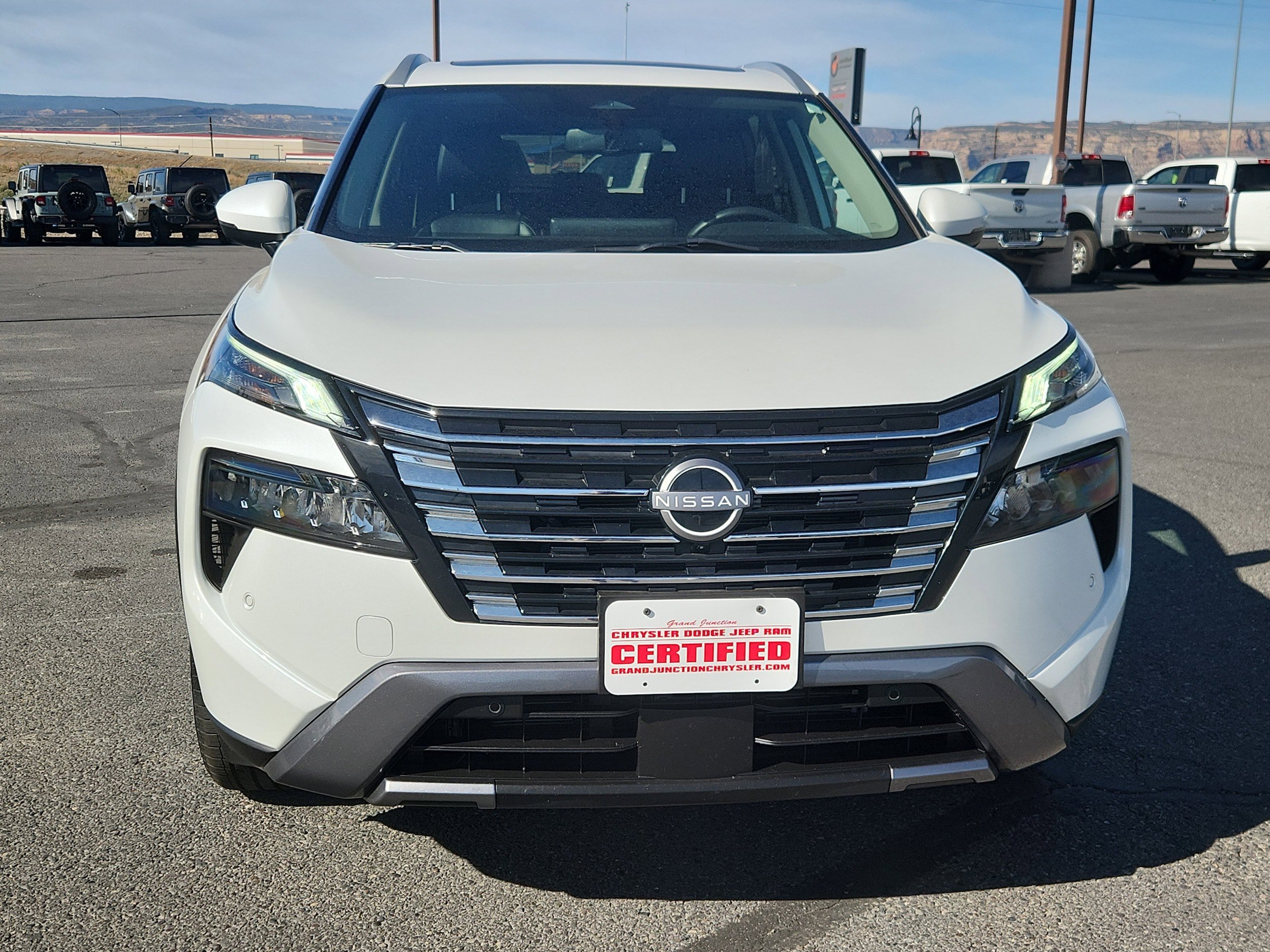 Used 2024 Nissan Rogue SL w/ SL Premium Package AWD/4WD image 7