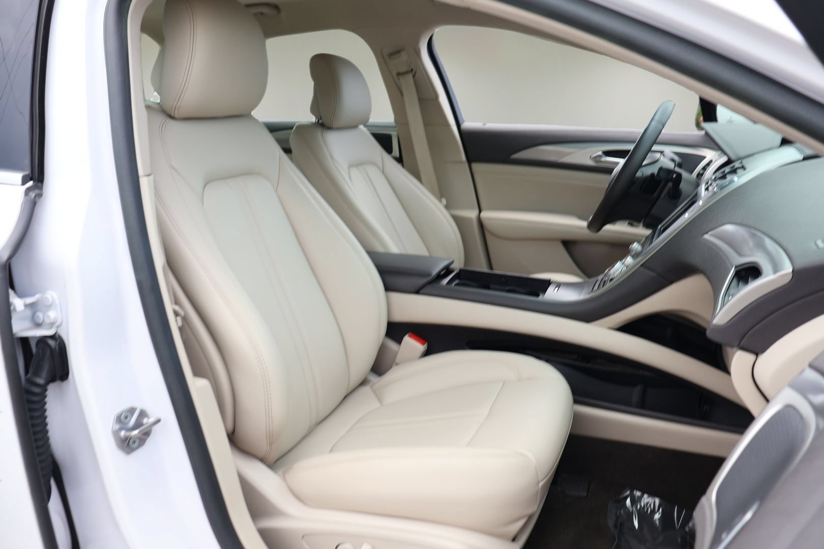 Used 2019 Lincoln MKZ Premiere FWD image 18