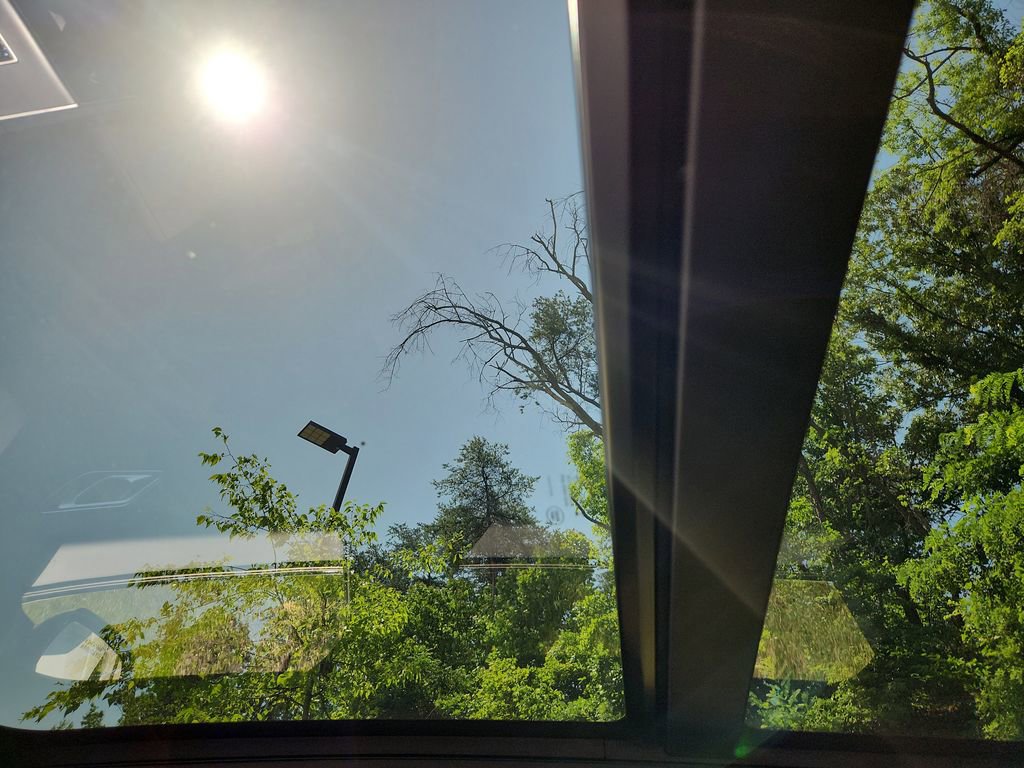 New 2026 Land Rover Range Rover Velar Dynamic SE image 26