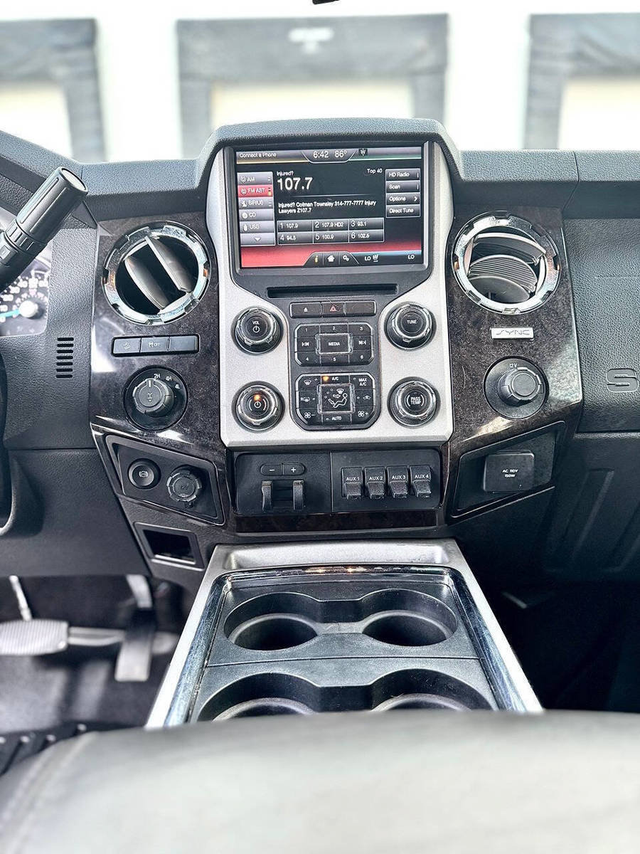 Used 2016 Ford F250 Platinum w/ Platinum Package AWD/4WD image 18