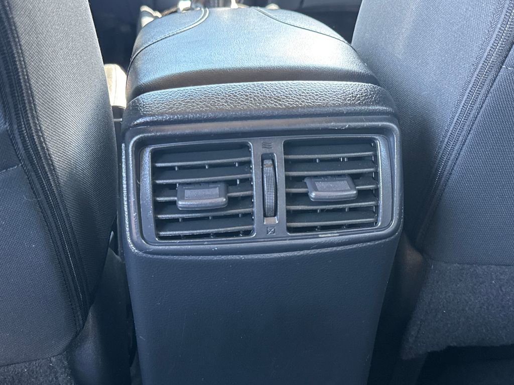 Used 2019 Nissan Rogue SV image 39