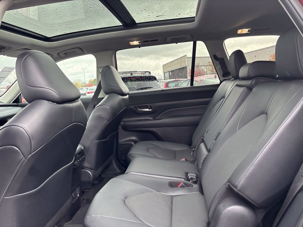 Used 2025 Toyota Grand Highlander AWD Hybrid image 11