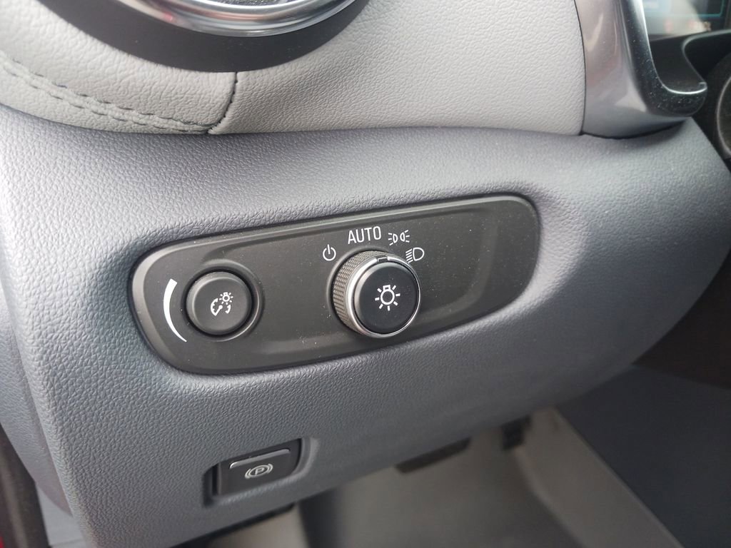 Used 2021 Chevrolet Blazer LT image 34