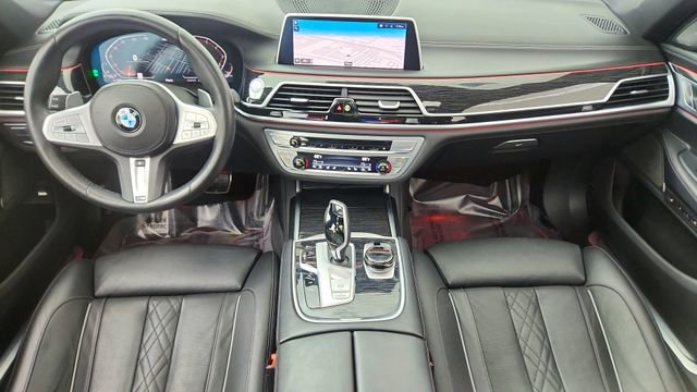 Used 2022 BMW 750i xDrive w/ Executive Package AWD/4WD image 19
