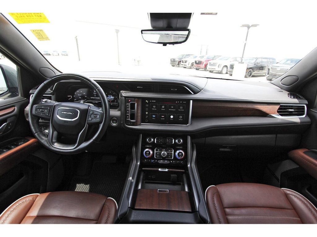 Used 2024 GMC Yukon Denali Ultimate AWD/4WD image 9