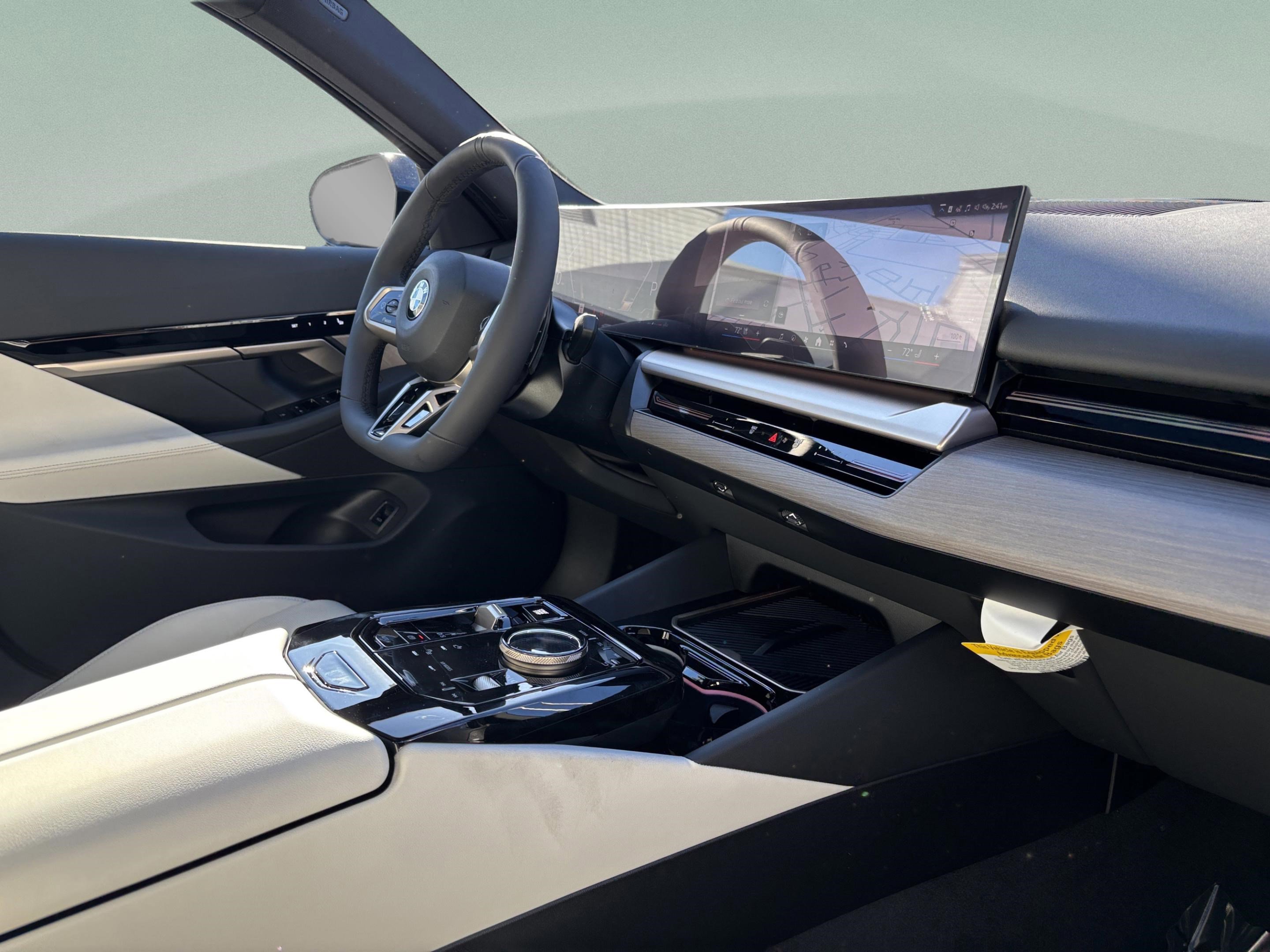 Used 2026 BMW 530i w/ M Sport Package image 30