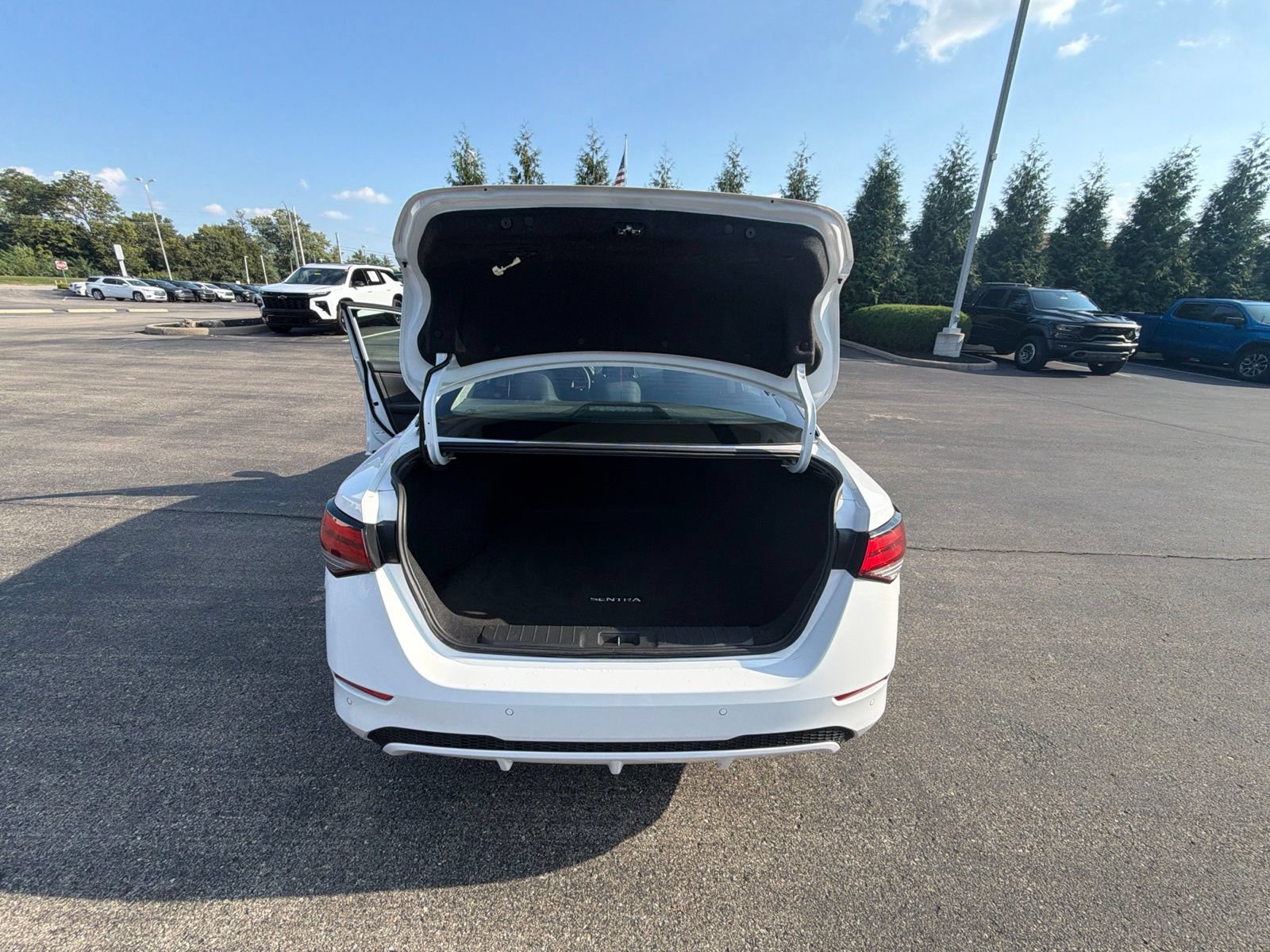 Used 2024 Nissan Sentra SV FWD image 24