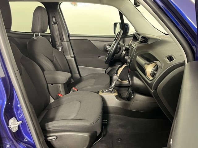 Used 2017 Jeep Renegade Latitude w/ Safety & Security Group image 31