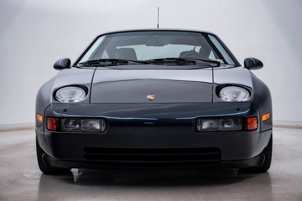 Used 1995 Porsche 928 GTS image 2