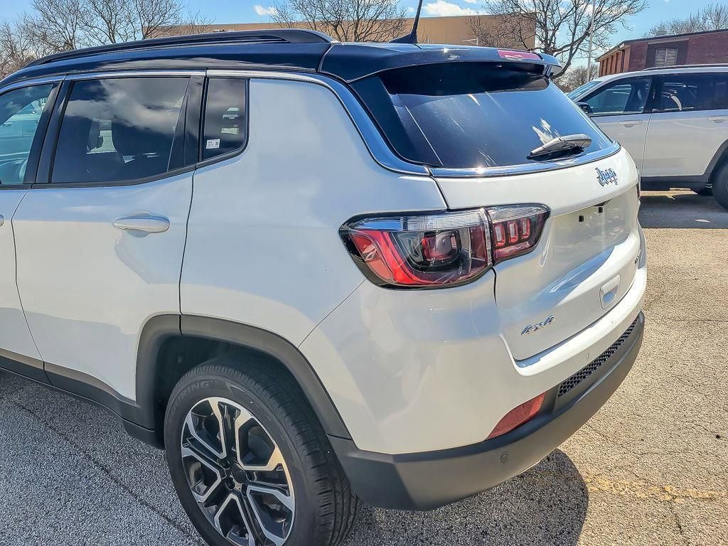 Used 2023 Jeep Compass Limited image 7