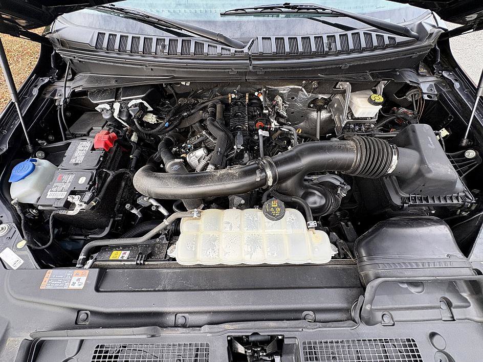 Used 2023 Ford Expedition XLT image 28