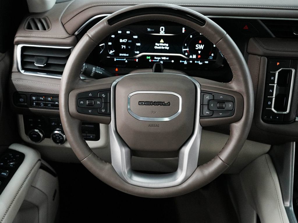 Used 2024 GMC Yukon XL Denali w/ Advanced Technology Package image 24