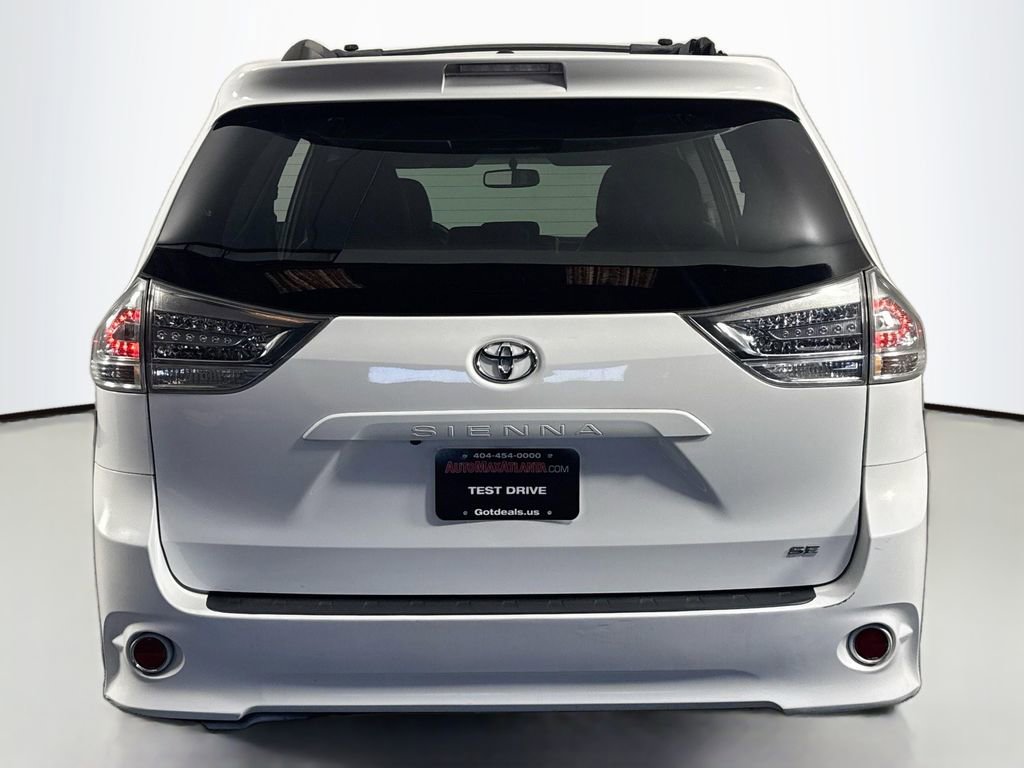 Used 2015 Toyota Sienna SE FWD image 6