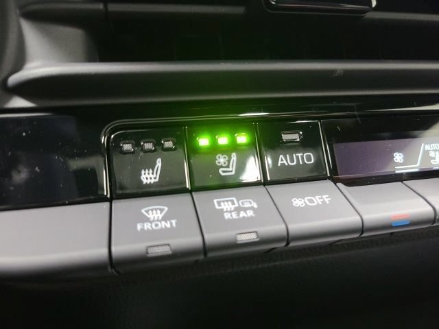 New 2026 Toyota Crown Platinum AWD/4WD image 34