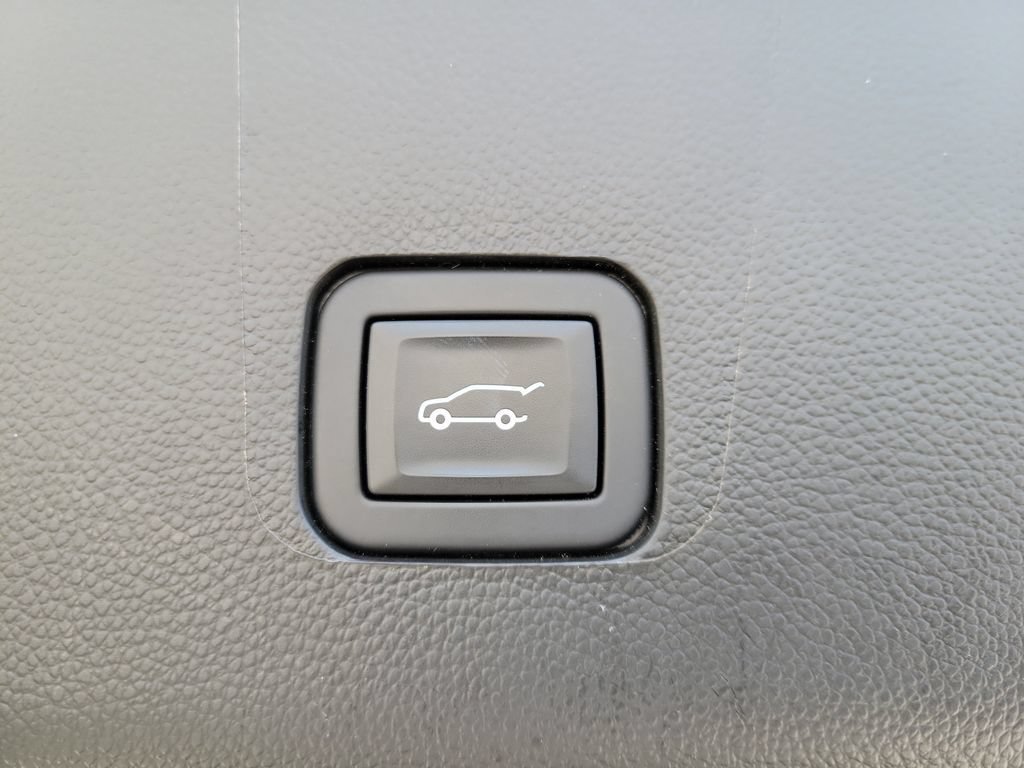 Certified 2023 Chevrolet Traverse LT FWD image 9