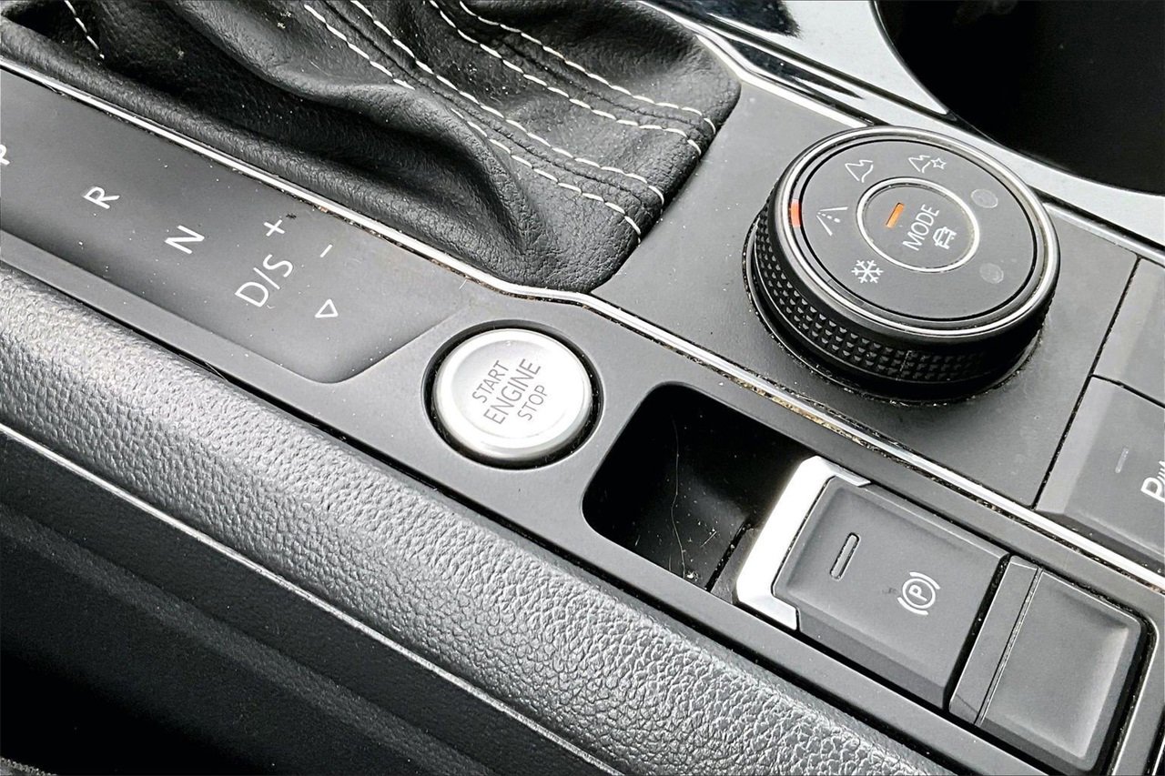 Used 2022 Volkswagen Atlas Cross Sport SE image 27