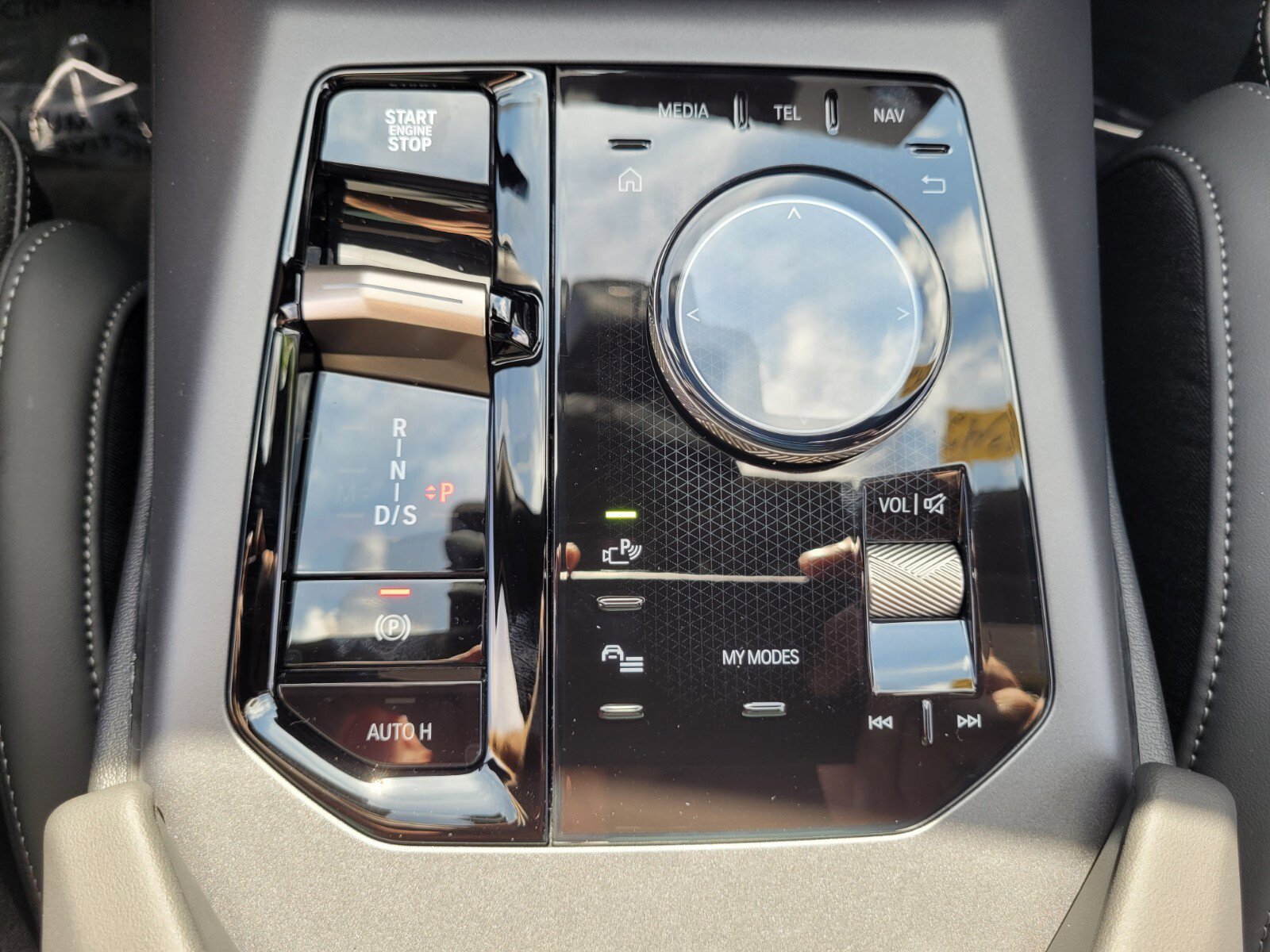 New 2025 BMW X3 xDrive30i w/ Convenience Package image 24