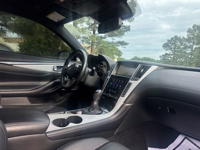 Used 2018 INFINITI Q60 Red Sport 400 w/ Pro Active Package RWD image 17
