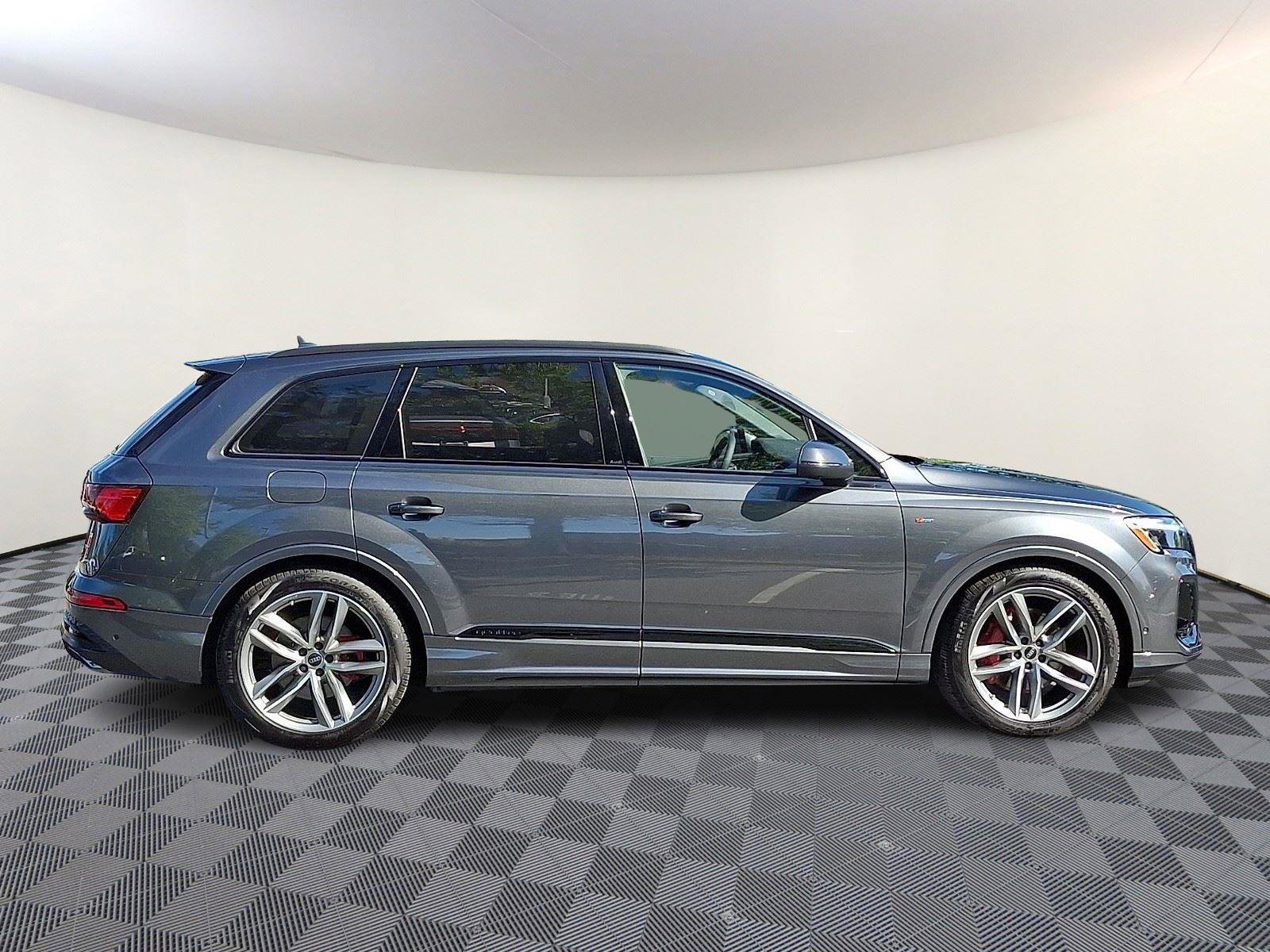 Used 2026 Audi Q7 3.0T Prestige w/ Prestige Package AWD/4WD image 7