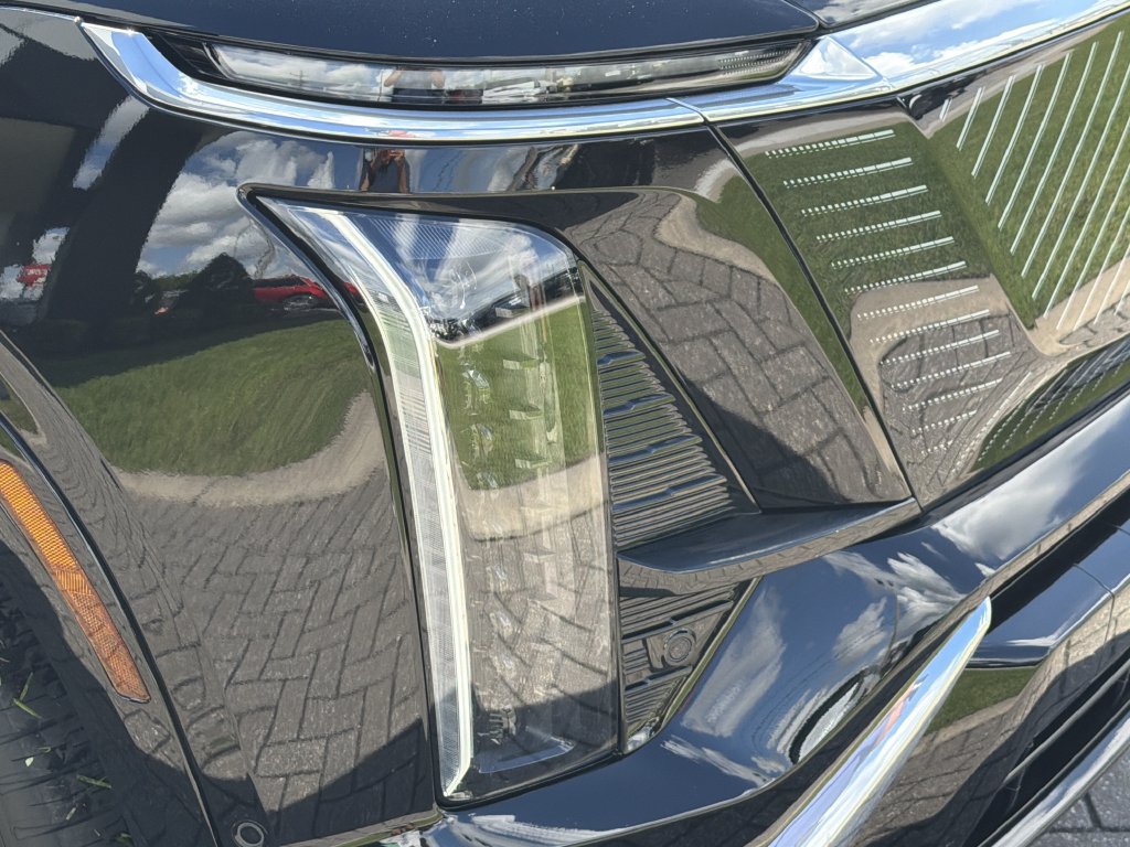 Certified 2026 Cadillac Vistiq Luxury AWD/4WD image 8