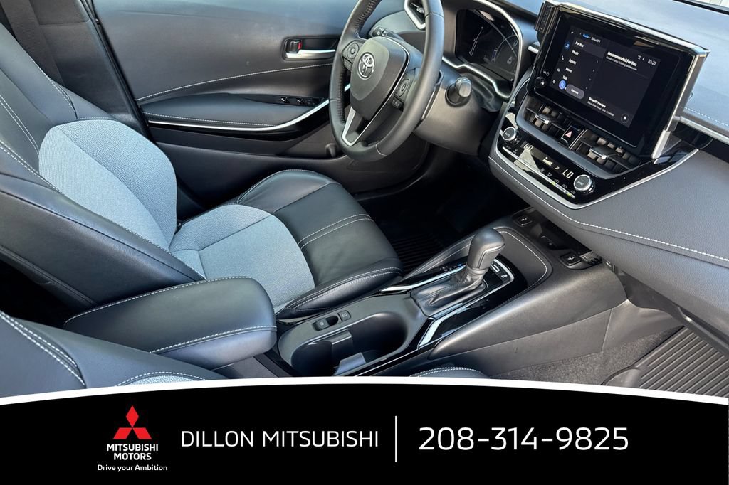 Used 2025 Toyota Corolla XSE FWD image 16